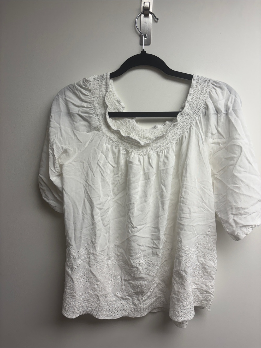 White Women's Embroidered Peasant Top - Unbranded
